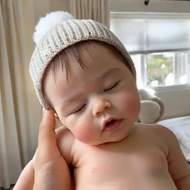 12"/16" Drink and Wet Reborn Silicone Baby Girl in Newborn Age with Real Skin Touch, photograph 4