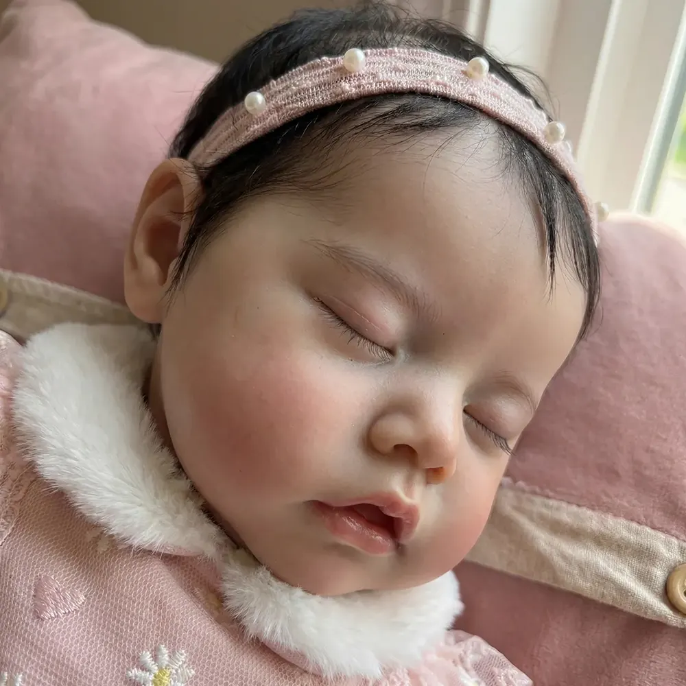 17" Reborn Baby Girl with Closed Eyes and Tiny Nose, Newborn Dolls as a Gift, photograph 3