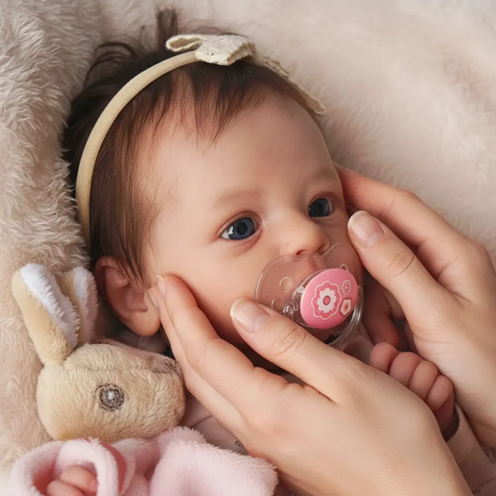 18" Realistic and Cute Reborn Baby Girl Bright Eyes Opened with Brown Hair, photograph 6