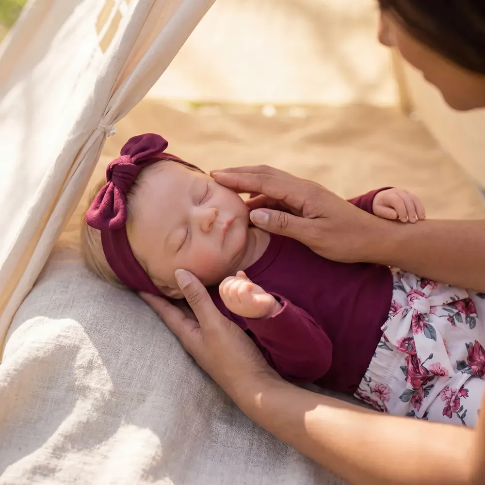 20" Reborn Baby Girl with Closed Eyes and Soft Cloth Body, photograph 5