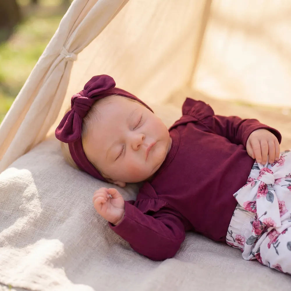 20" Reborn Baby Girl with Closed Eyes and Soft Cloth Body, photograph 6