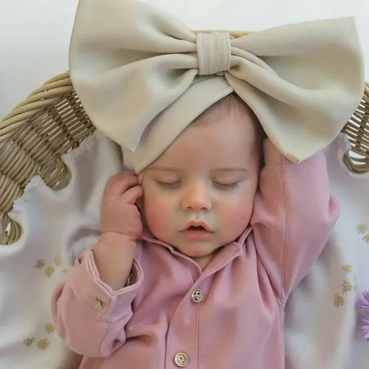 Drink and Wet System 12" & 16" Flexible Solid Platinum Reborn Baby Doll, photograph 4