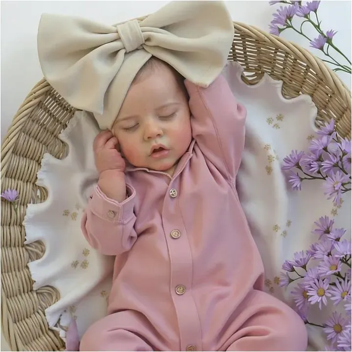 Drink and Wet System 12" & 16" Flexible Solid Platinum Reborn Baby Doll, photograph 6