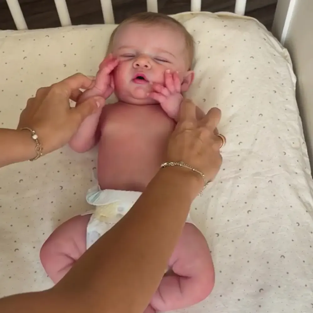 Full Body Silicone with Drink & Wet 12" Reborn Baby Girl with Innocent Sleeping Face, photograph 6