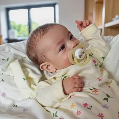 18" Cloth Body Reborn Baby Newborn Girl Doll Beddier with Brown Hair