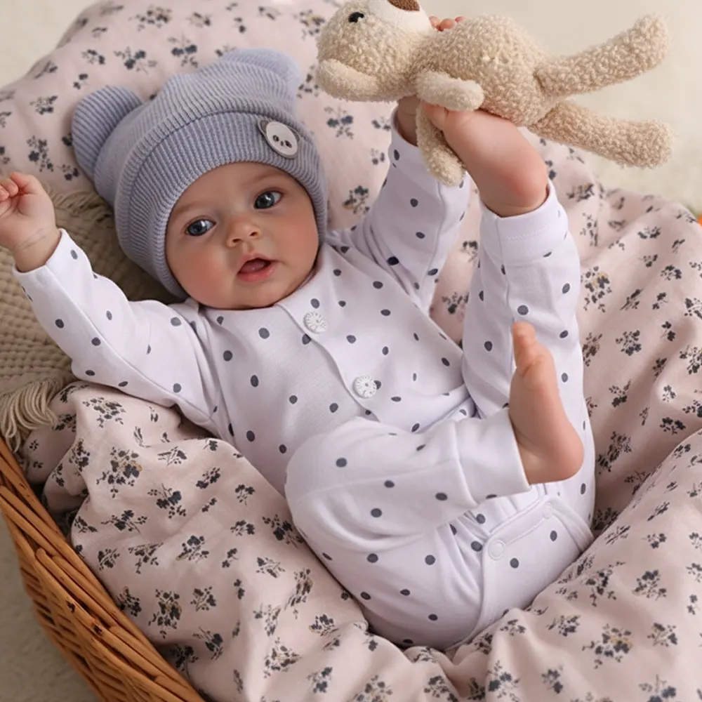 17" Doe-Eyed Reborn Baby Doll with Soft Cloth and Weighted Body, photograph 6