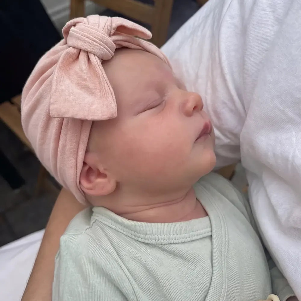 Lifelike Baby Girl/Boy 12"/16" Sizes, Reborn Newborn Girl with Smooth Realistic Skin, photograph 3