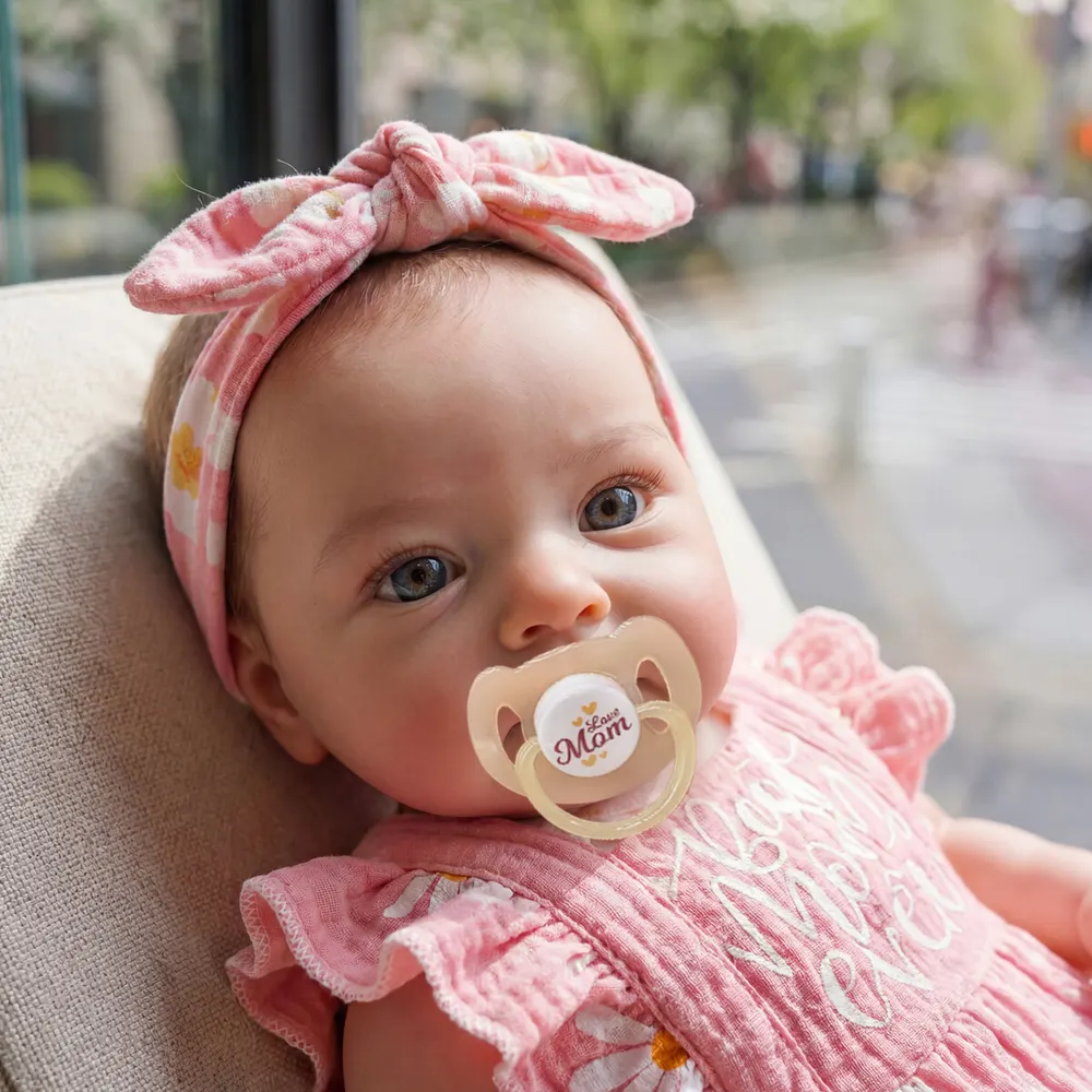 Special Reborn Baby Girl for Spring, 18" Newborns with Short Brown Hair as Gift, photograph 3